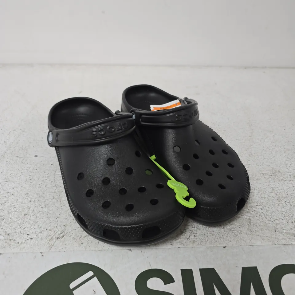 CROCS CLASSIC BLACK CLOGS – 6