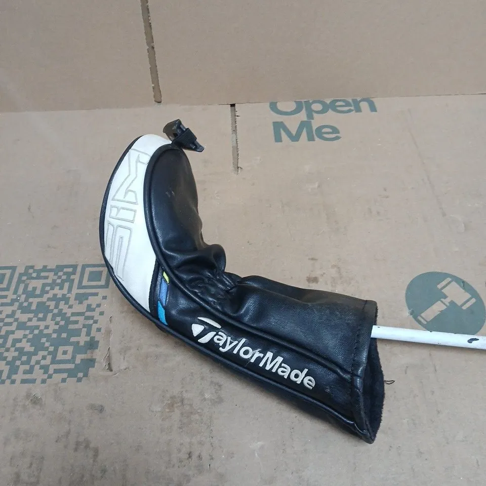 TAYLORMADE GOLF DRIVER WITH FUJIKURA SHAFT AND HEADCOVER 
