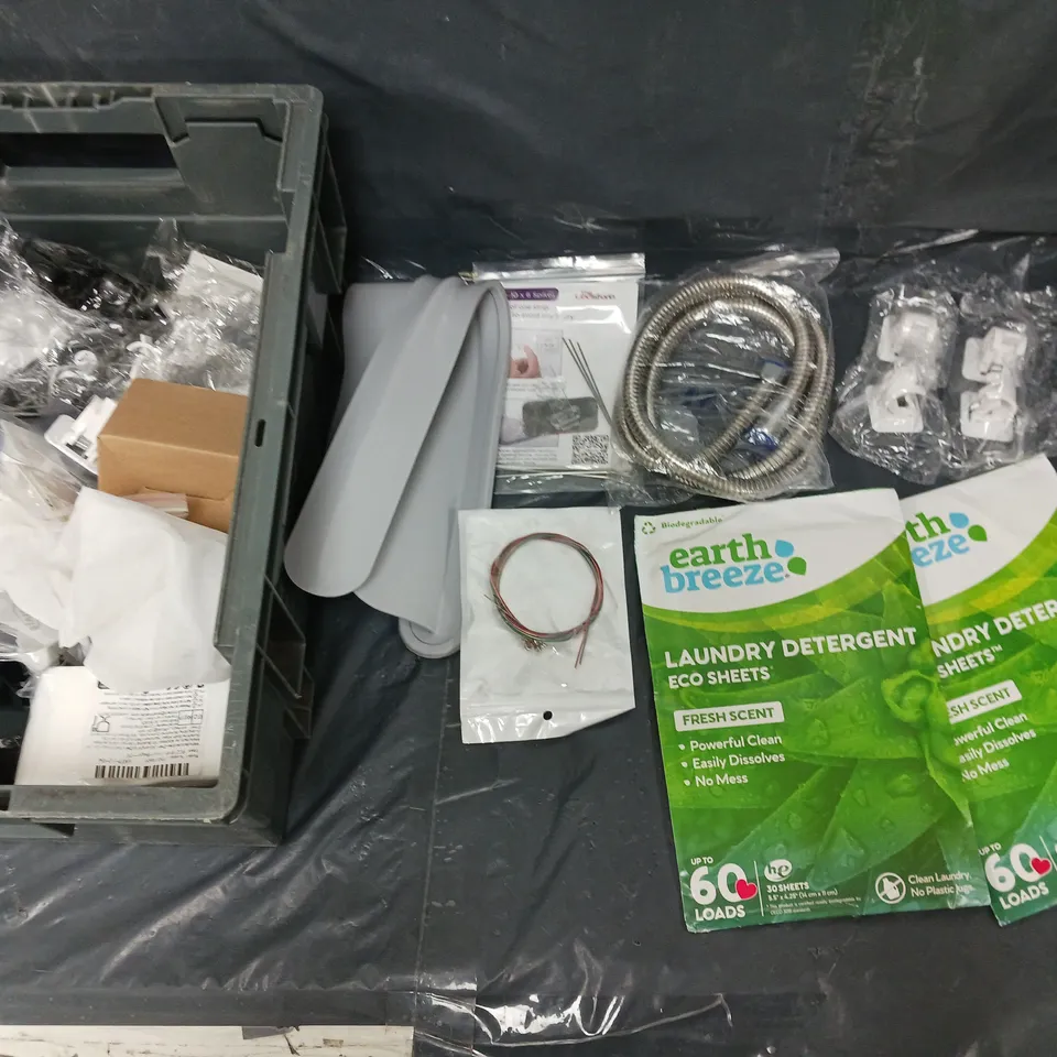 BOX OF APPROXIMATELY 8 ASSORTED ITEMS TO INCLUDE - CIVISIS TAP, FILTER BAGS, AND EARTH BREEZE ECO SHEETS ETC. 