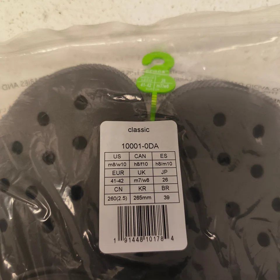 CROCS CLASSIC CLOG – GREY, PAIR IN SEALED BAG UK 7