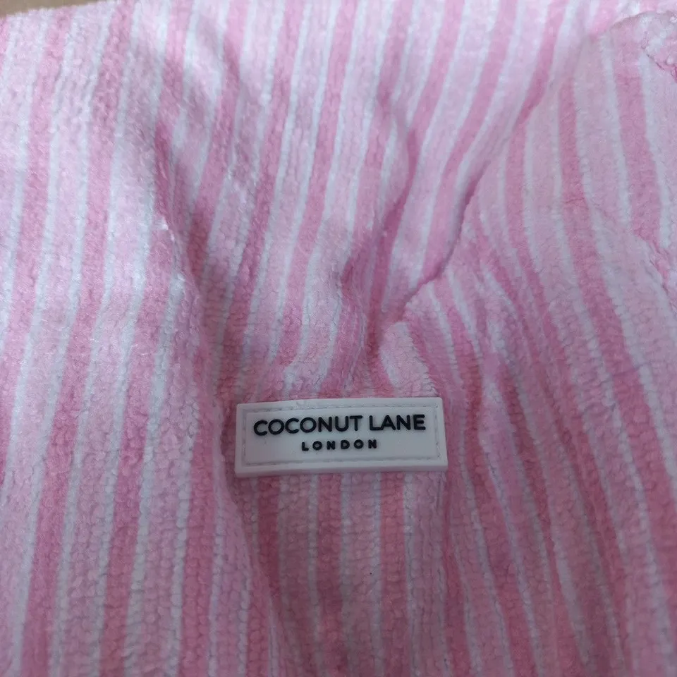 4X COCONUT LANE VANITY BAGS