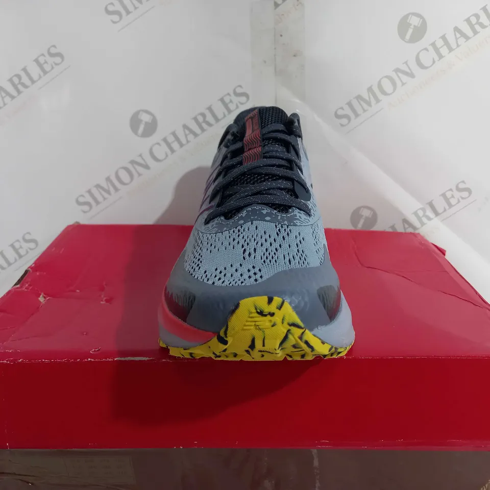 BOXED NEW BALANCE DYNASOFT NITREL V5 - UK 6 1/2