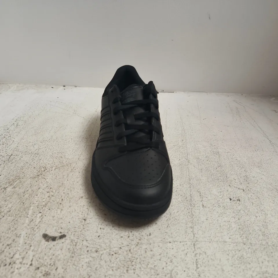 BOXED PAIR OF ADIDAS HOOPS CLASSIC TRAINERS IN BLACK SIZE UK 8