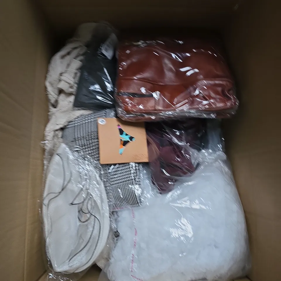 BOX OF APPROXIMATELY 20 ASSORTED CLOTHING ITEMS TO INCLUDE DRESS, TOPS, TROUSERS, ETC