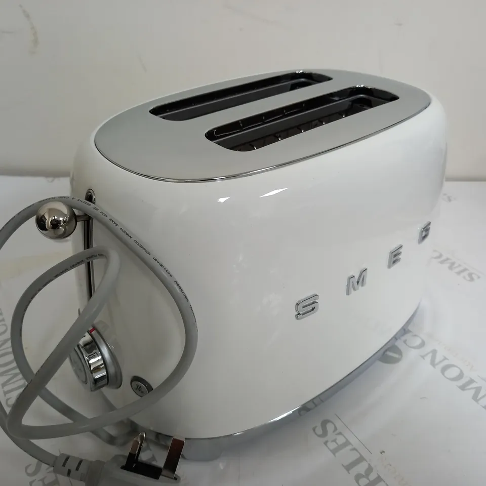 BOXED SMEG WHITE 2 SLICE TOASTER RRP £149