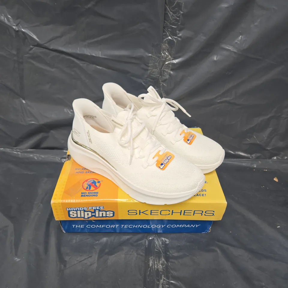 BOXED SKECHERS LOVE SLIP IN KNITTED TRAINERS IN WHITE - SIZE 5