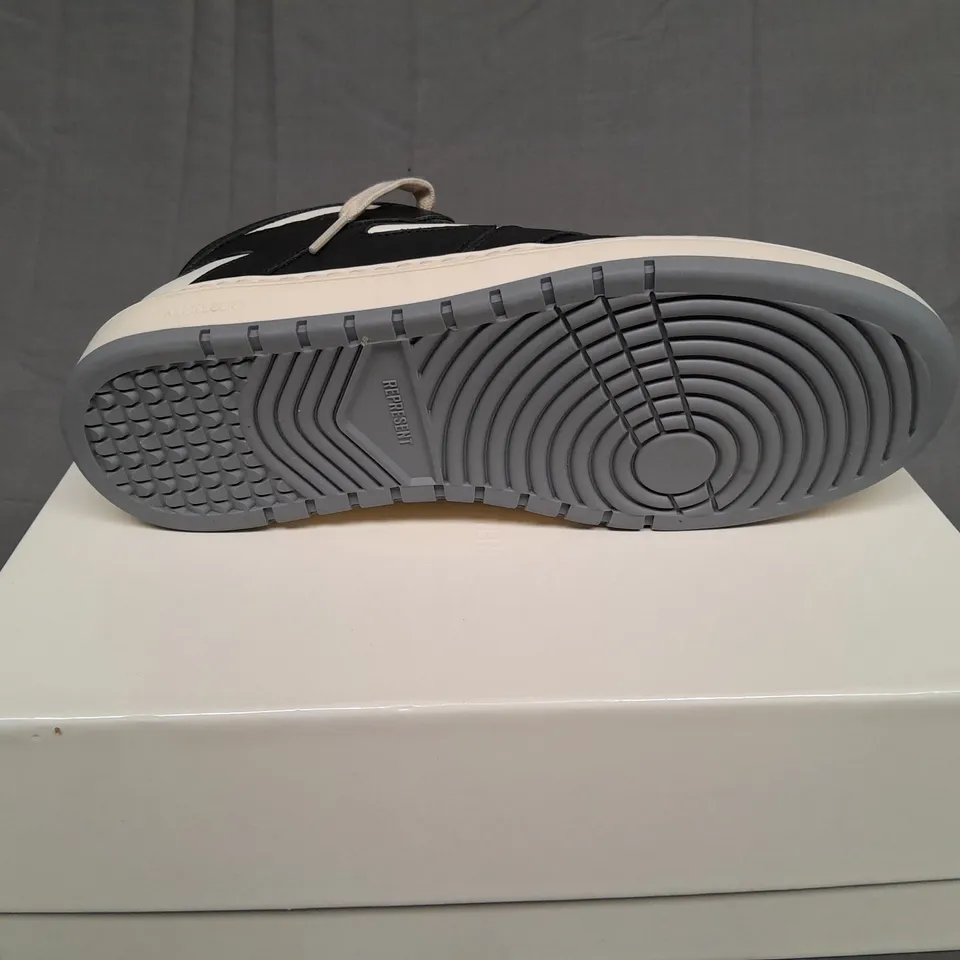BOXED PAIR OF REPRESENT REPTOR LOW BLACK/VINTAGE WHITE SIZE 46 