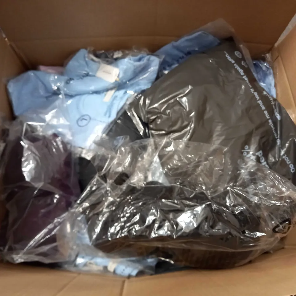 LARGE QUANTITY OF ASSORTED CLOTHING ITEMS TO INCLUDE - MAISON DE NIMES - EMELIA