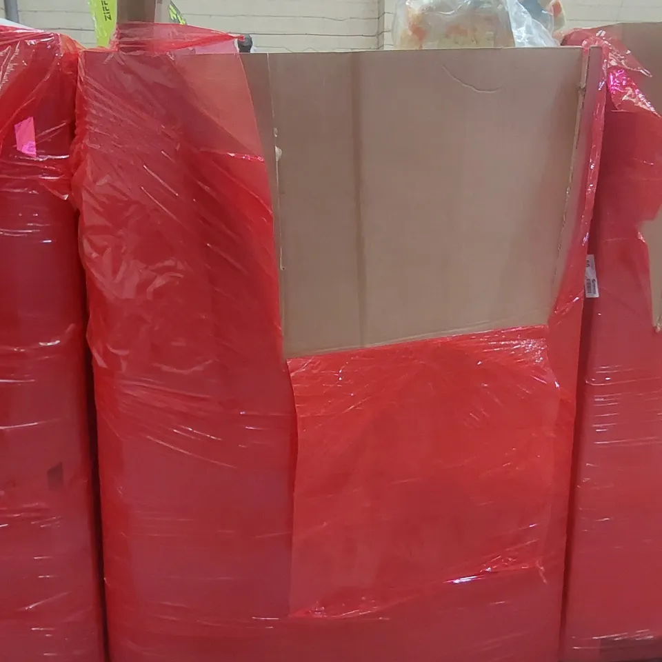 PALLET CONTAINING A LARGE QUANTITY OF ASSORTED ITEMS INCLUDING: CEILING FANS WITH LIGHTS, KID'S SCOOTER, BLINDS, IRONING BOARD ECT