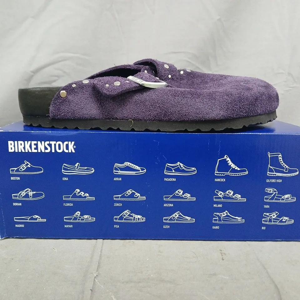 BOXED PAIR OF BIRKENSTOCK BOSTON RIVET BORDER SHOES IN PURPLE SIZE UK 7.5