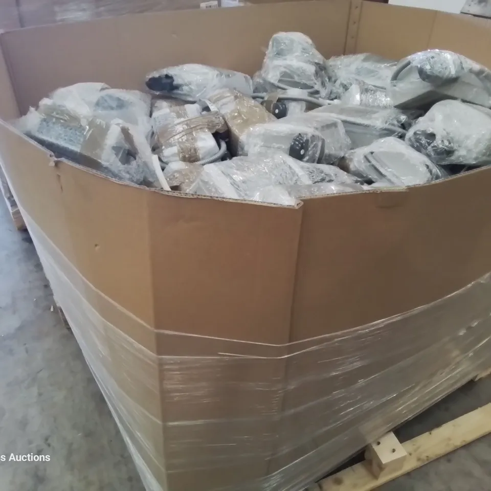 LARGE QUANTITY OF SCHNEIDER IC60H RCBO BOXES 