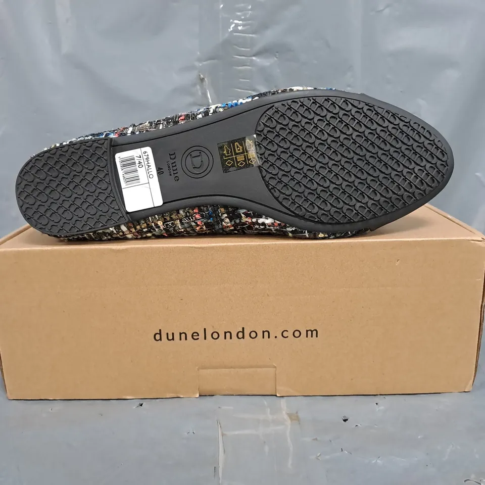 BOXED PAIR OF DUNE LONDON 679 HALLO CHARM TRIM BALLET SHOES IN MULTI-FABRIC SIZE 7