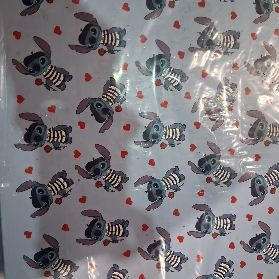 APPROXIMATELY 80 LILO PLACEMATS