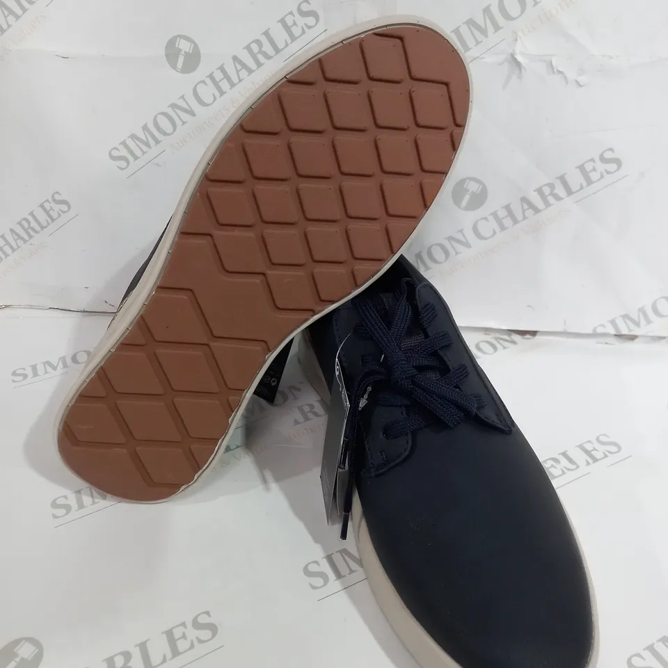 PAIR OF M&S NAVY SHOES SIZE 11