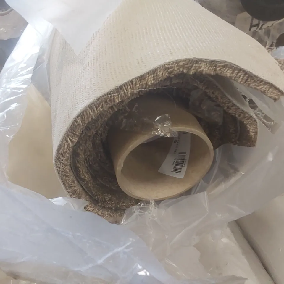 ROLL OF QUALITY CLASSIC CHARM CARPET - APPROXIMATELY 3 x 5m