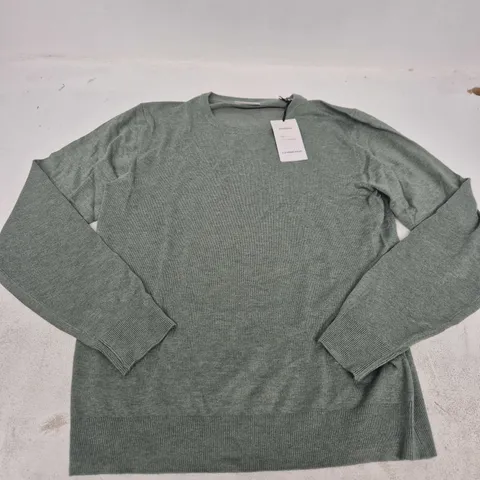 LINDBERGH ECOVERO O-NECK KNIT IN JADE GREEN MEL - LARGE