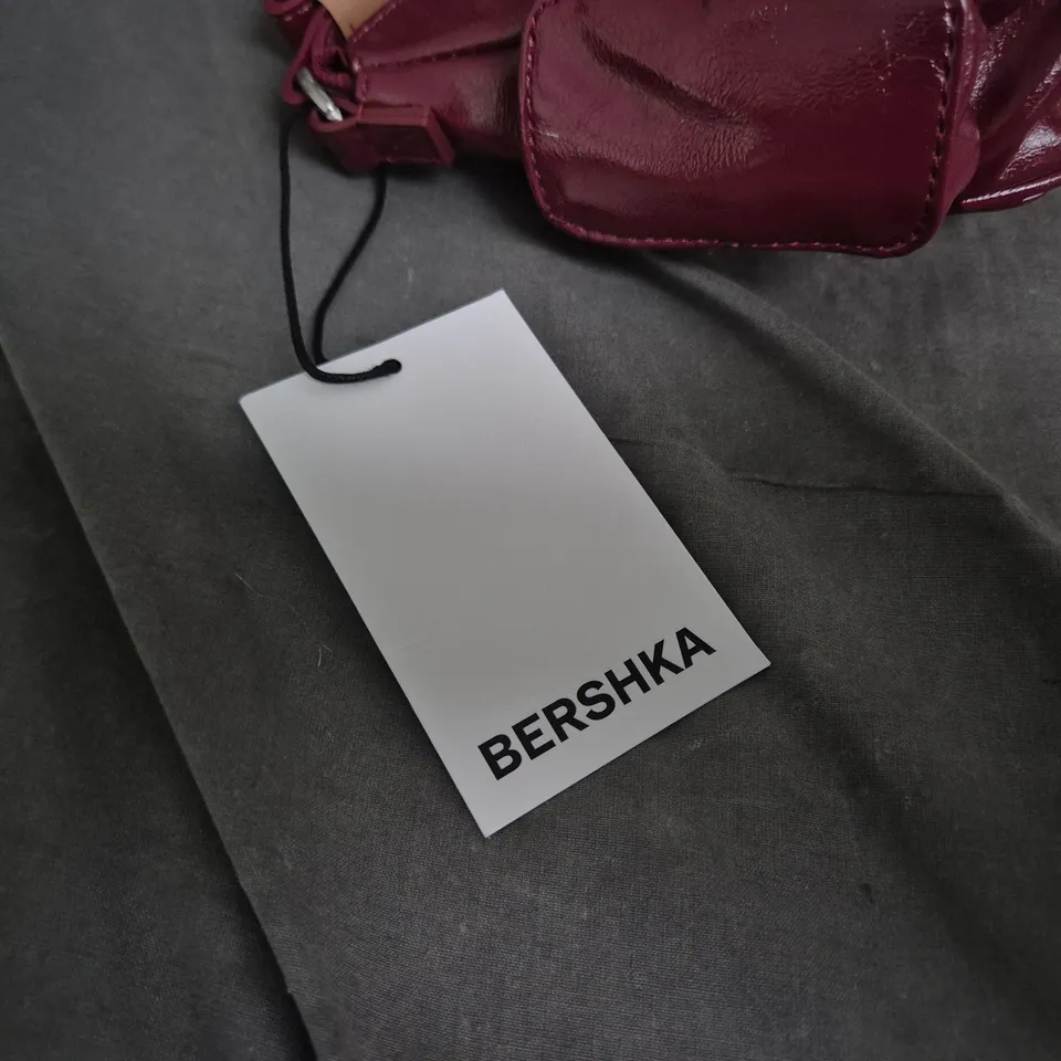 BERSHKA BURGUNDY PATENT LEATHER SHOULDER BAG – ONE SIZE