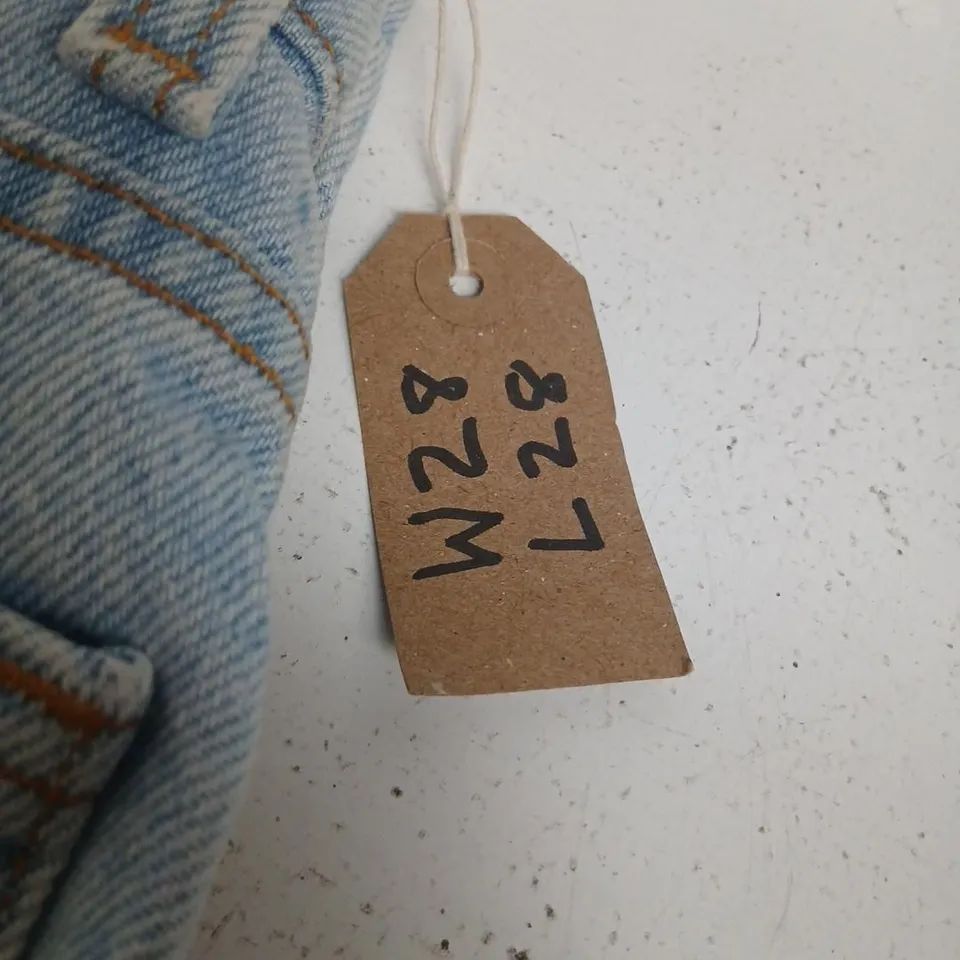LEVI'S 512 SLIM FIT JEANS – UK 28 (W28 L28) – LIGHT WASH