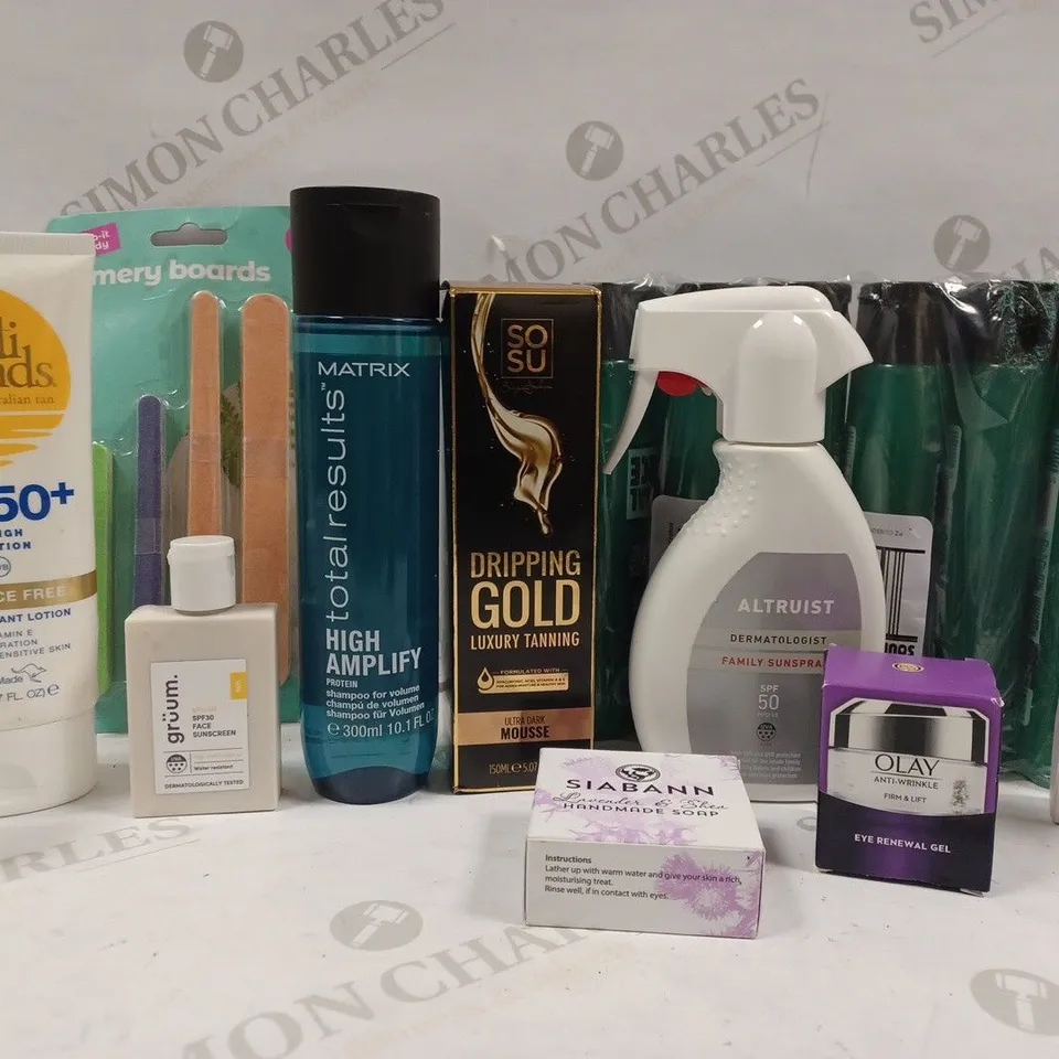 BOX OF APPROX 10 ASSORTED BEAUTY PRODUCTS TO INCLUDE MATRIX HIGH AMPLIFY SHAMPOO, OLAY ANTI WRINKLE EYE GEL, SHEGLAM LIQUID HIGHLIGHTER, ETC 
