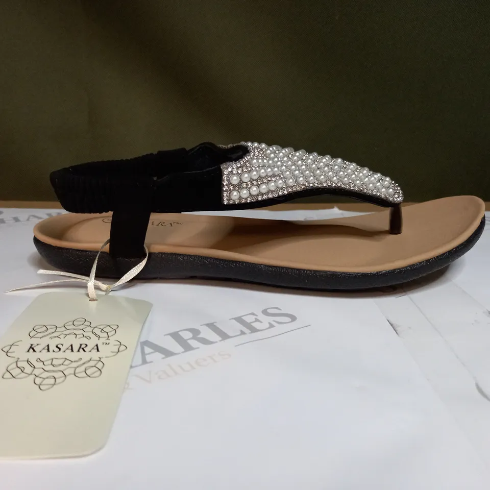KASARA FAUX PEARL DETAIL THONG SANDAL - SIZE 5