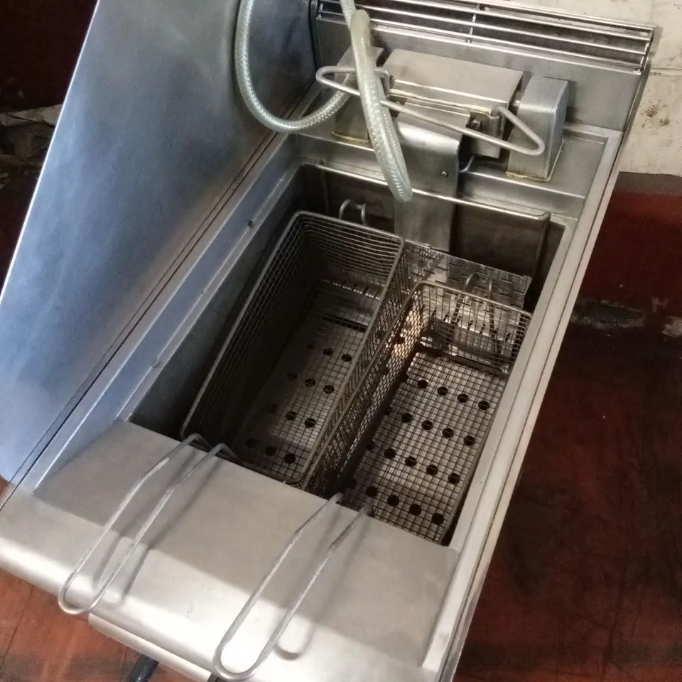 FALCON 350 FREESTANDING SINGLE TANK, TWIN BASKET COMMERCIAL FRYER