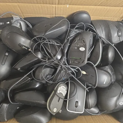 BOX OF APPROXIMATELY 30 ASSORTED COMPUTER MICE OF VARIOUS MAKES