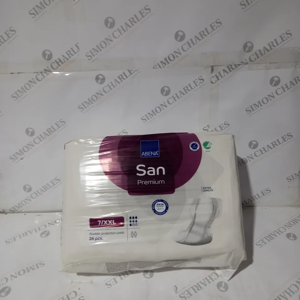 BOX OF ASSORTED HOUSEHOLD ITEMS FABRIC CLEANER, LED LIGHTS, BATTERY CHARGER ETC 