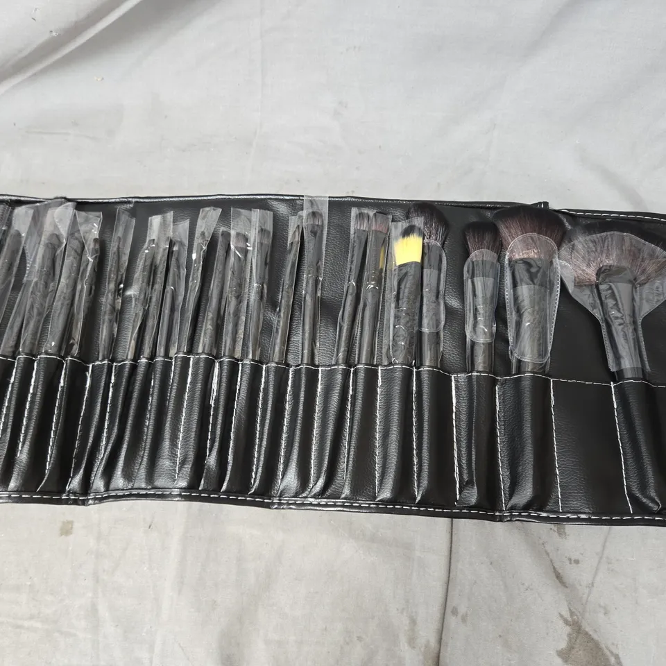APPROXIMATELY 20 24-PIECE MAKE-UP BRUSH SET IN BLACK ROLL CASE