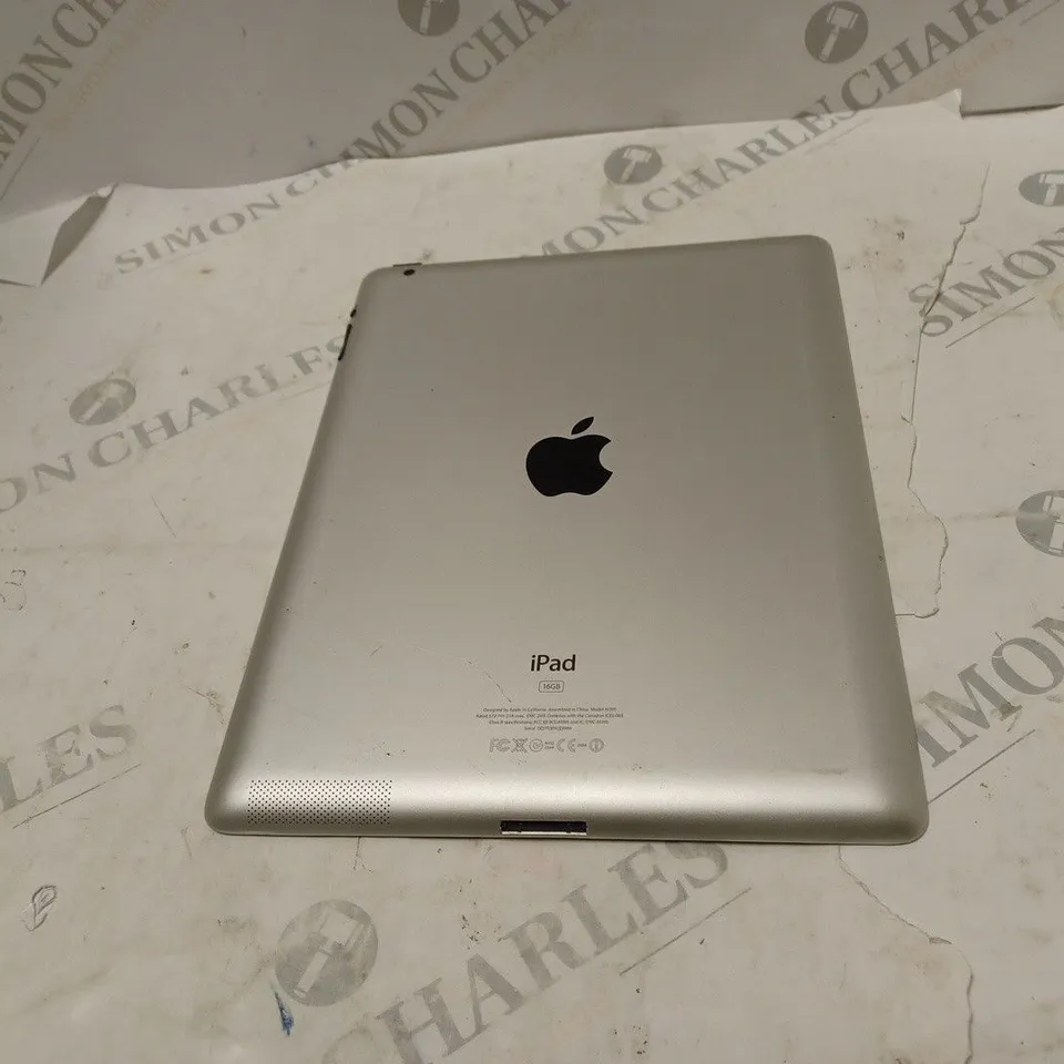 APPLE IPAD 16GB SILVER MODEL A1395