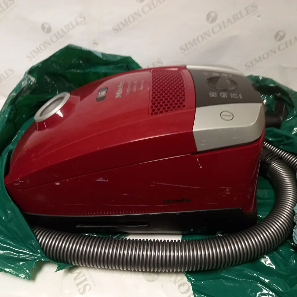 MIELE COMPACT BAGGED CYLINDER VACUUM CLEANER