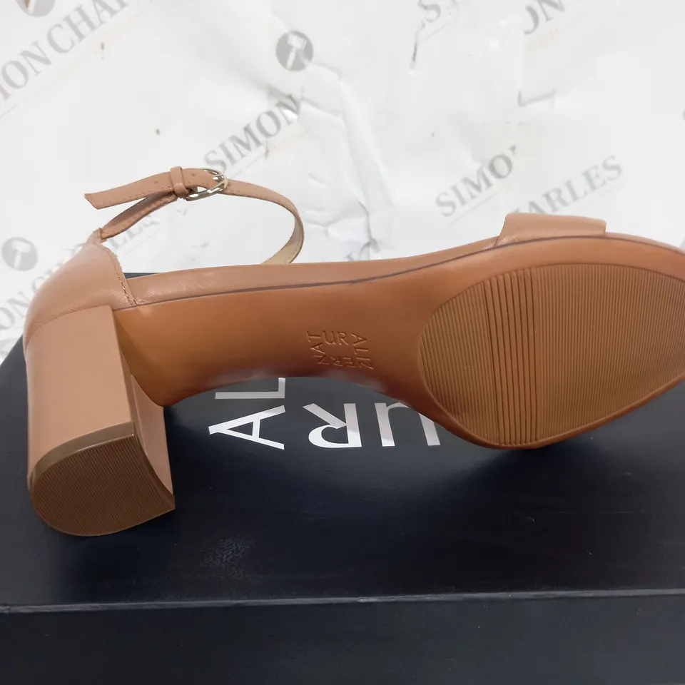 BOXED PAIR OF SIZE 6 VERA HEEL SANDAL NUDE