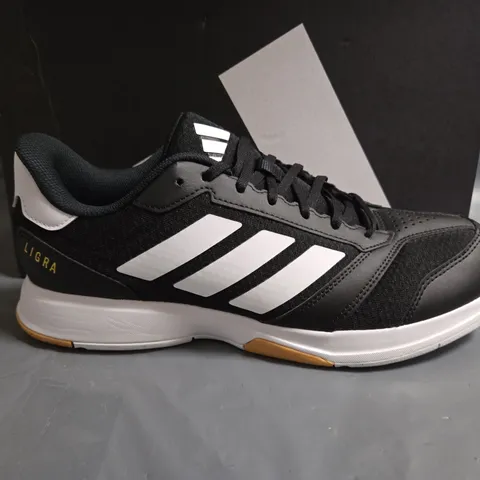 BOXED ADIDAS LIGRA 8 M TRAINERS IN BLACK - UK 10.5