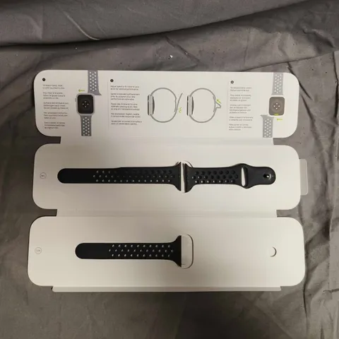 BOXED APPLE WATCH STRAP - ANTHRACITE/BLACK NIKE SPORT BAND - 40MM