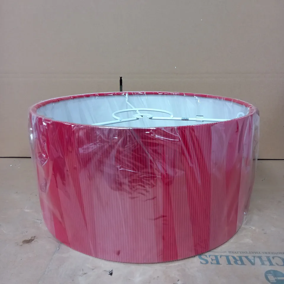 RED RIBBED LIGHTSHADE 40CM