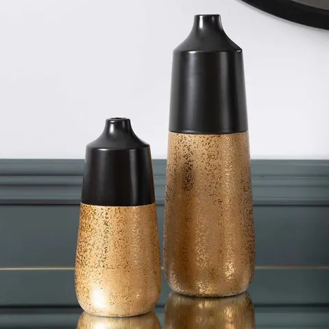 BOXED BULGERHILLS CERAMIC VASA FOR LIVING ROOM FURNITURE, LUXURY HANDMADE TABLE VASE IN BLACK AND GOLD