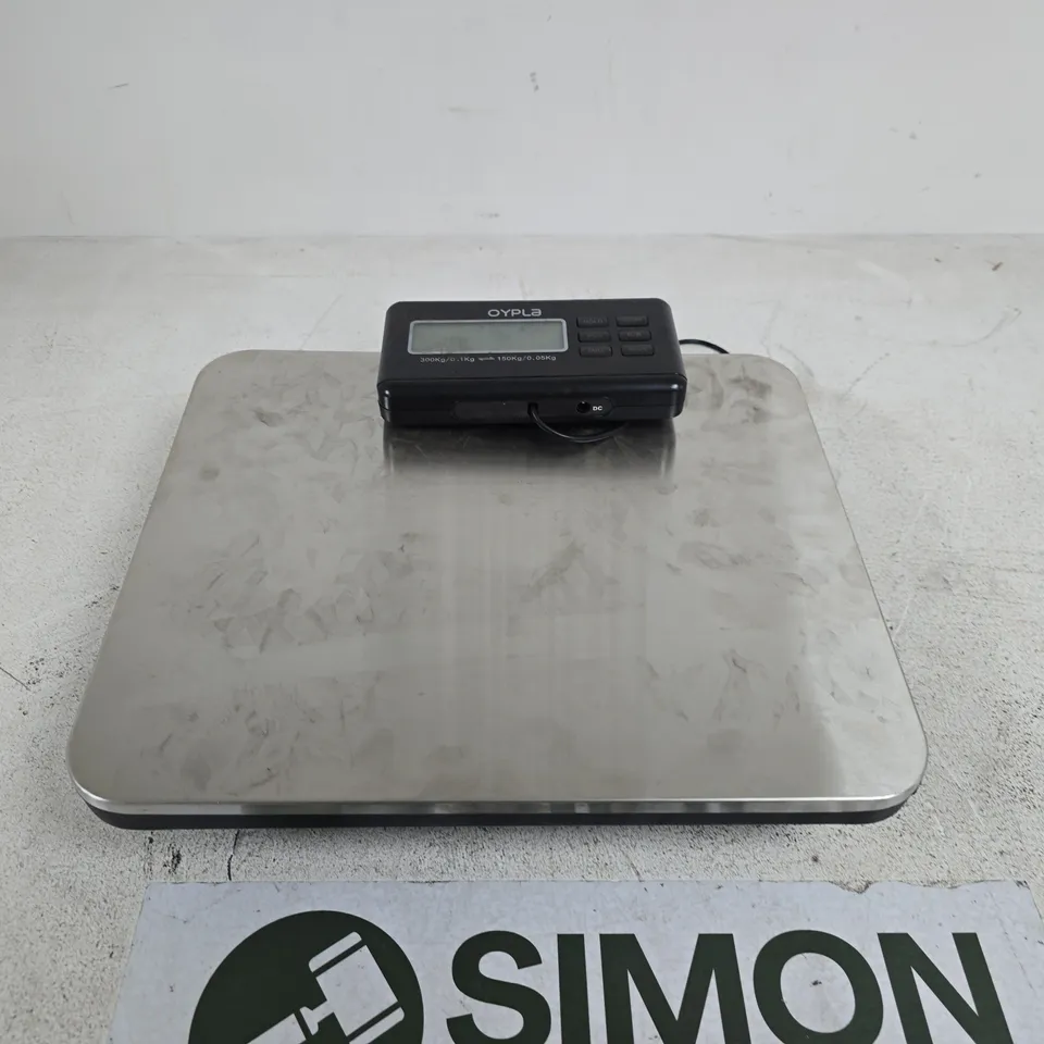 OYPLA DIGITAL WEIGHING SCALE ON STAINLESS STEEL PLATFORM