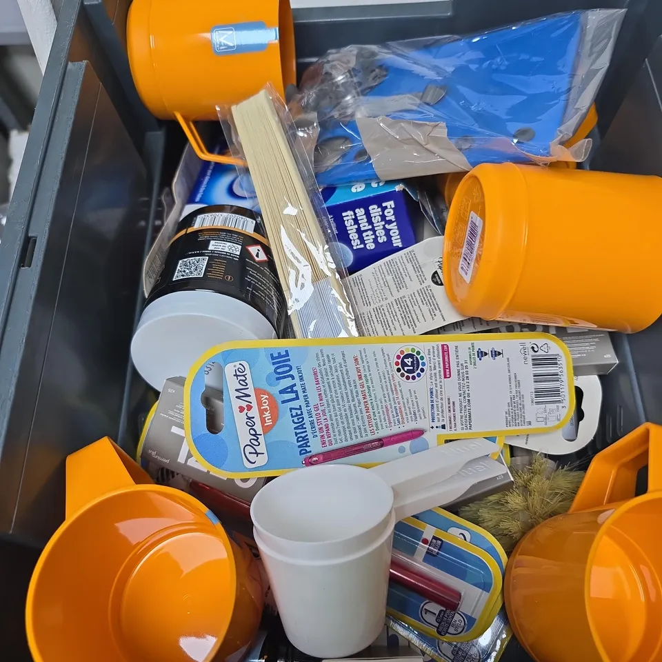 APPROXIMATELY 15 ASSORTED HOUSEHOLD PRODUCTS TO INCLUDE CABLE TIES, DUAL NAIL SOAKER BOWL AND PLASTIC CUPS