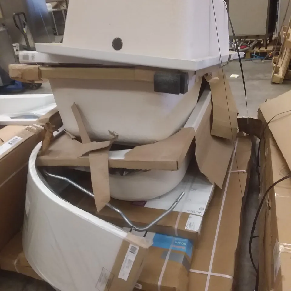 PALLET OF ASSORTED BATHS & BATHROOM PARTS 