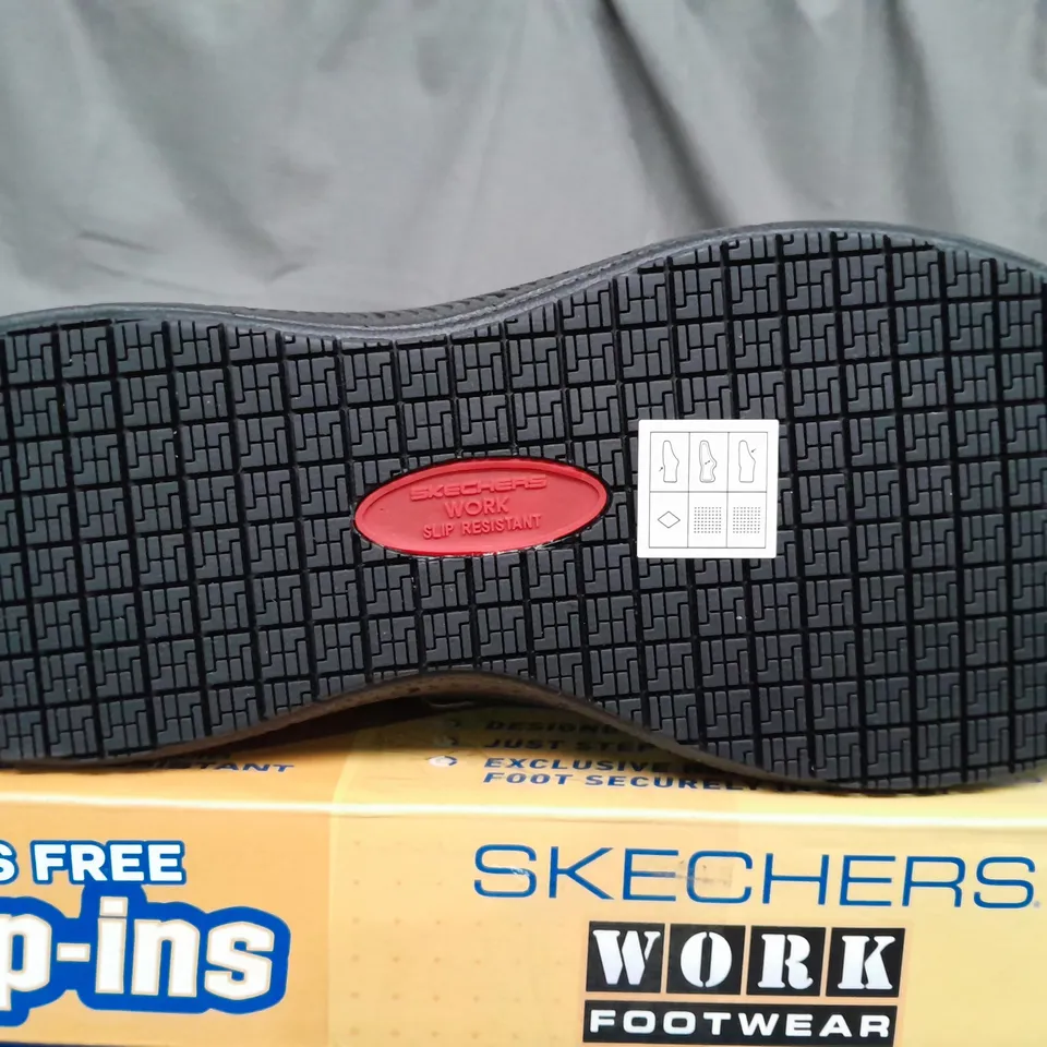 BOXED SKECHERS WORK FOOTWEAR LIP ONS IN BLACK - UK 6