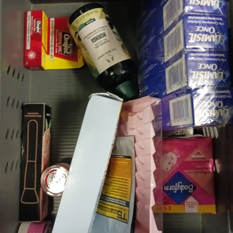APPROXIMATELY 20 ASSORTED HEALTH & BEAUTY PRODUCTS TO INCLUDE T/GEL, RIMMEL BB CREAM, MORINGA SHOWER GEL ETC 
