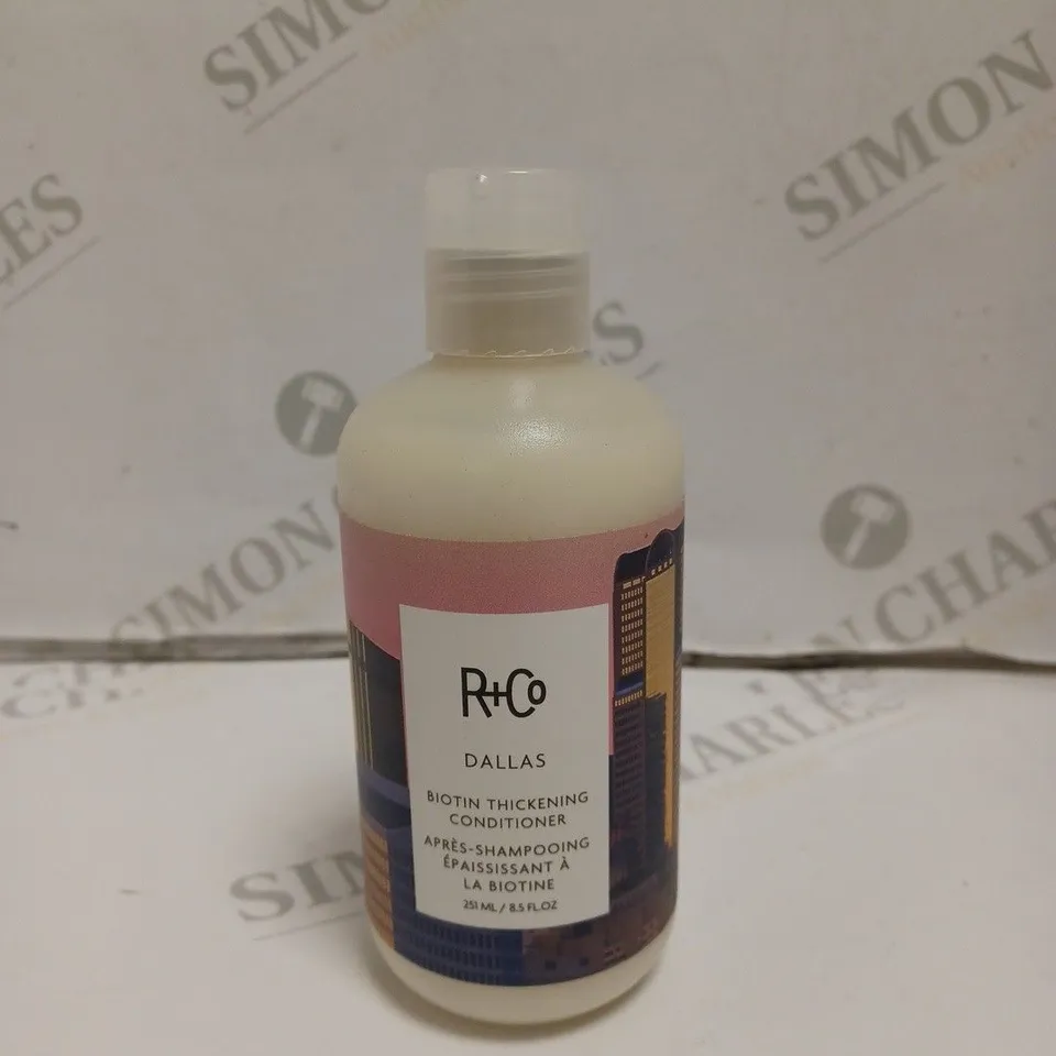 R+CO DALLAS BIOTIN THICKENING CONDITIONER. 