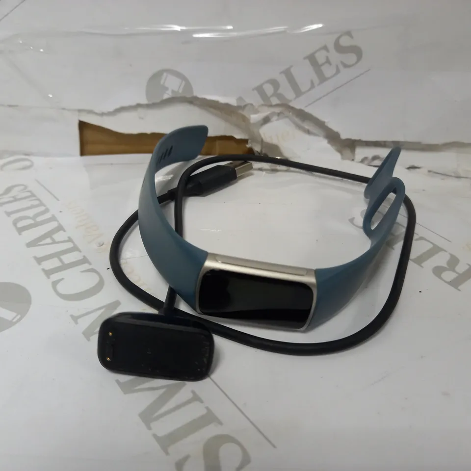 FITBIT CHARGE 5 HEALTH STEEL BLUE