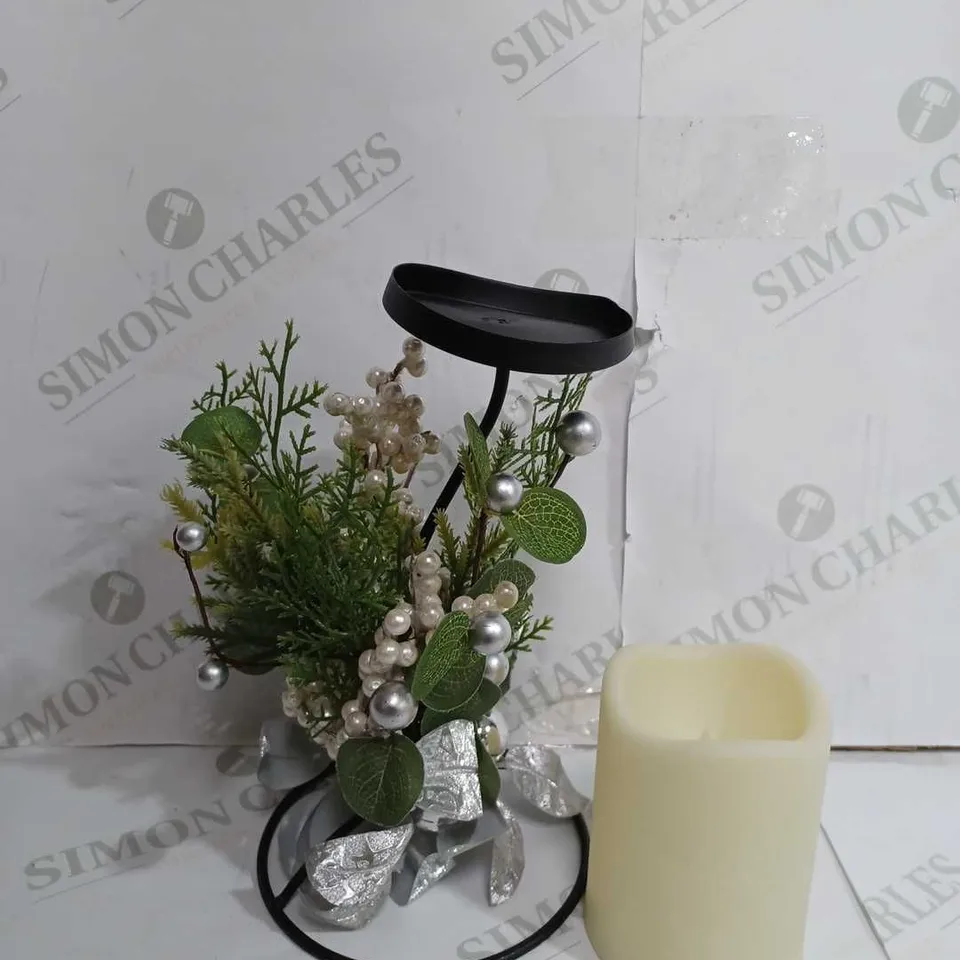 WHITE BERRY CANDLE HOLDER