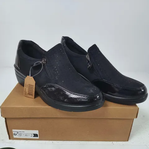 BOXED PAIR OF JO&JOE JESSICA BLACK SLIP-ON ANKLE BOOTS, UK SIZE 6