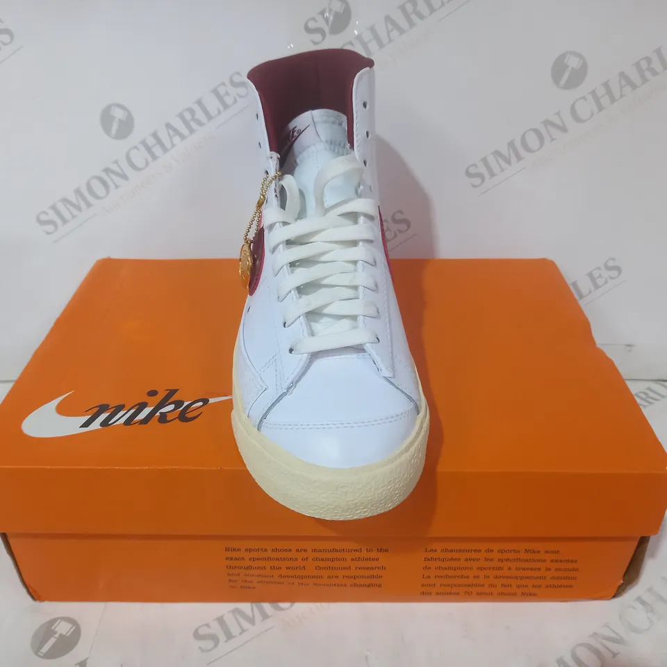 BOXED PAIR OF NIKE BLAZER MID '77 TRAINERS IN WHITE/MAROON UK SIZE 6