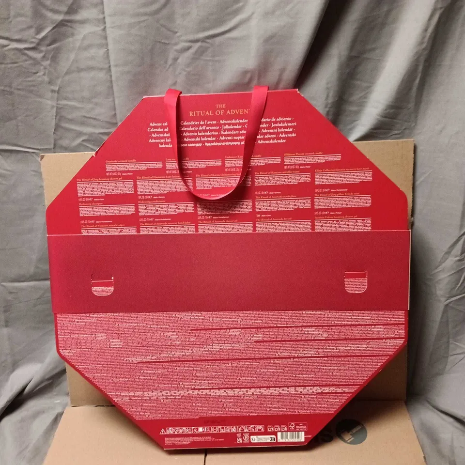 THE RITUAL OF ADVENT, COUNTDOWN TO CHRISTMAS. "24 LITTLE GIFTS"