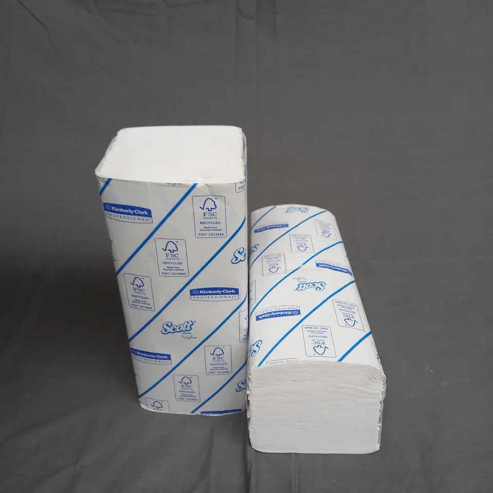 BOX OF APPROXIMATELY 12 PACKETS OF WHITE HAND TOWELS