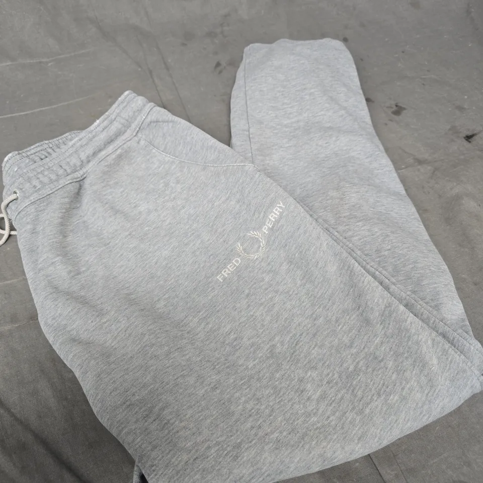 FRED PERRY GREY JOGGERS – SIZE M