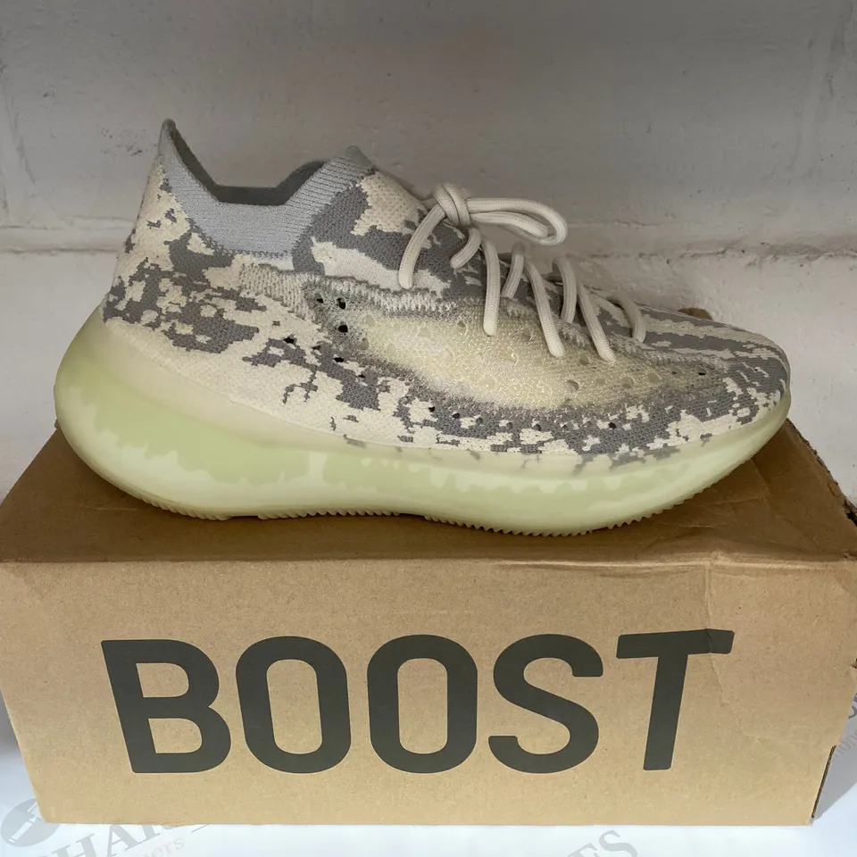 BOXED PAIR OF ADIDAS YEEZY BOOST 380 CREAM/GREY TRAINERS SIZE 9.5