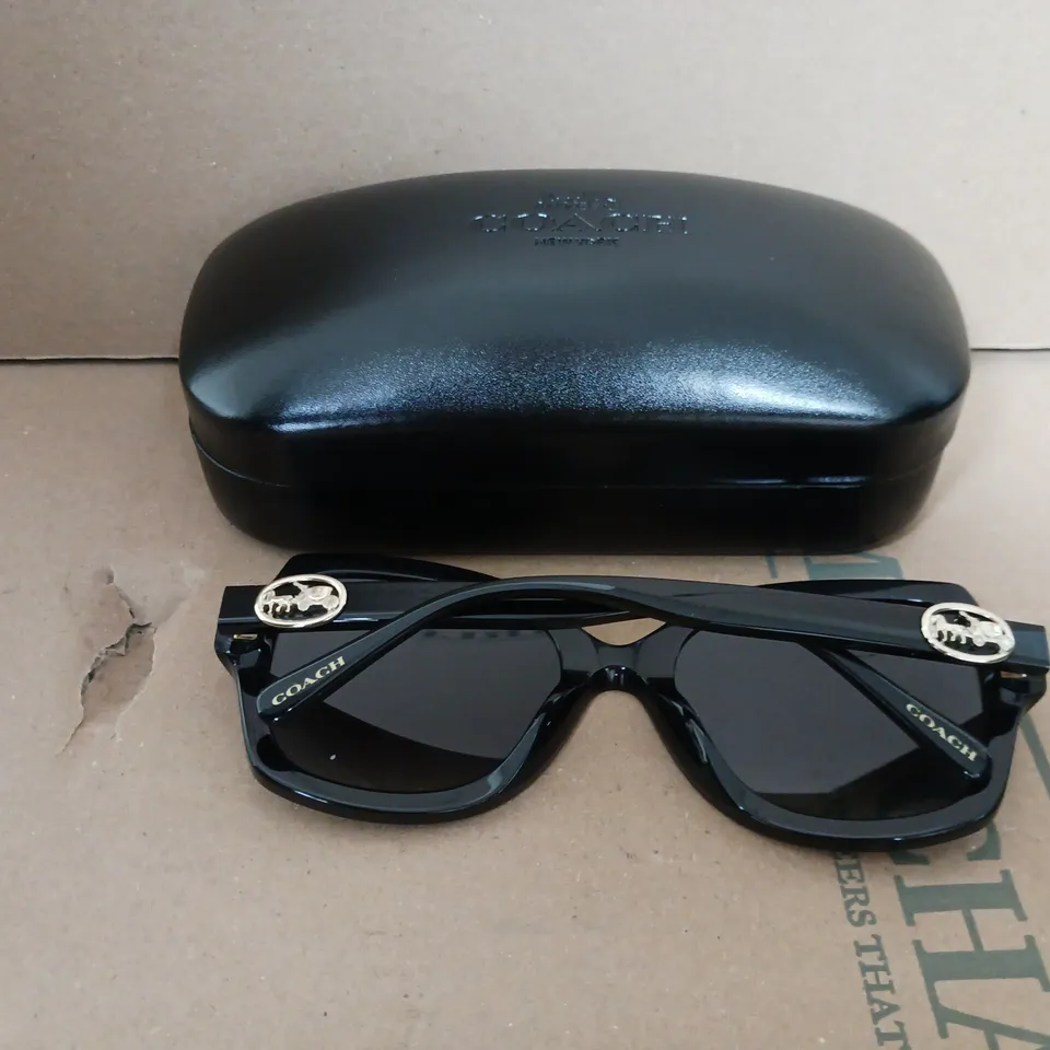 COACH BLACK SQUARE SUNGLASSES